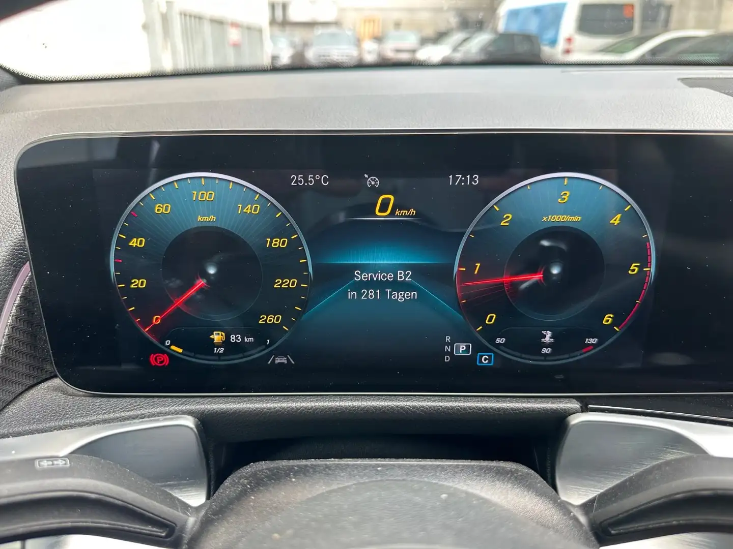 Mercedes-Benz GLB 180 d AMG Panorama/Memory Paket/KEYLESS-GO Grau - 2