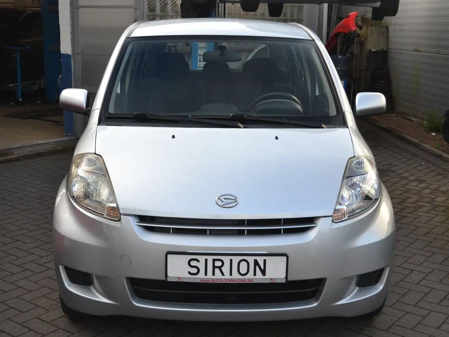 Daihatsu Sirion Sirion 1.3 Automatik Scheckheft II Hand Ganzj.Reif Argent - 1