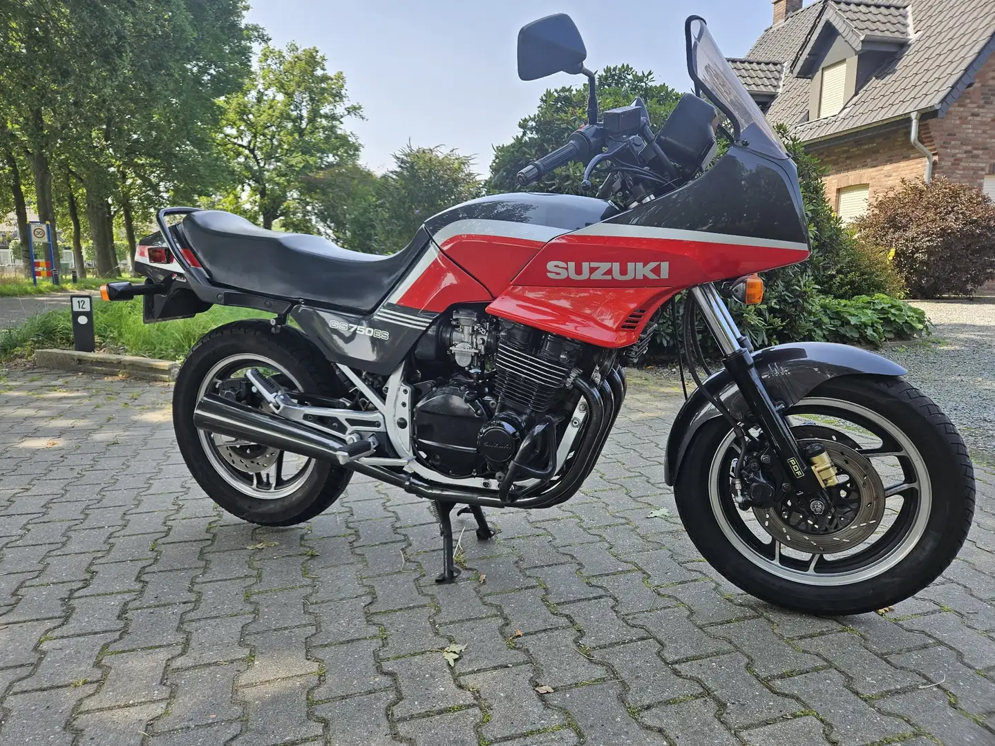 Suzuki GS 750 ES Rood - 2