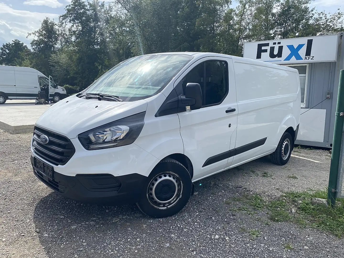 Ford Transit Custom Kasten 2,0 TDCi L2H1 340 Ambiente Weiß - 2