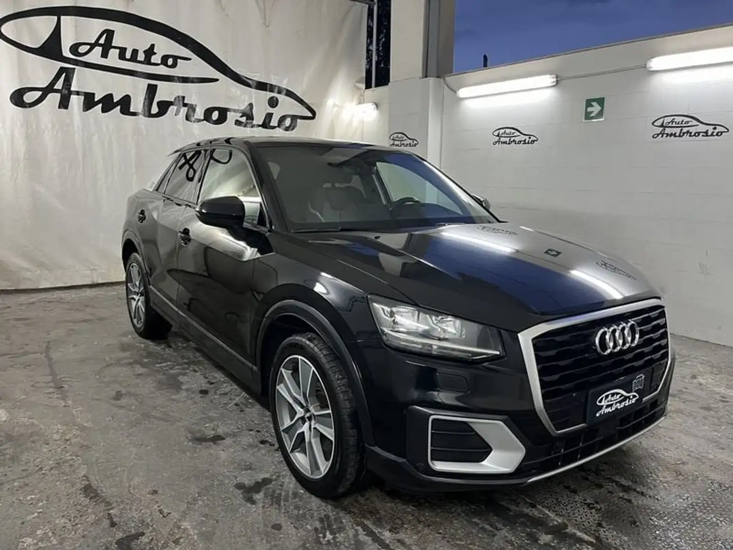 Audi Q2 1.6 TDI S tronic tua 219,00 al mese Nero - 2