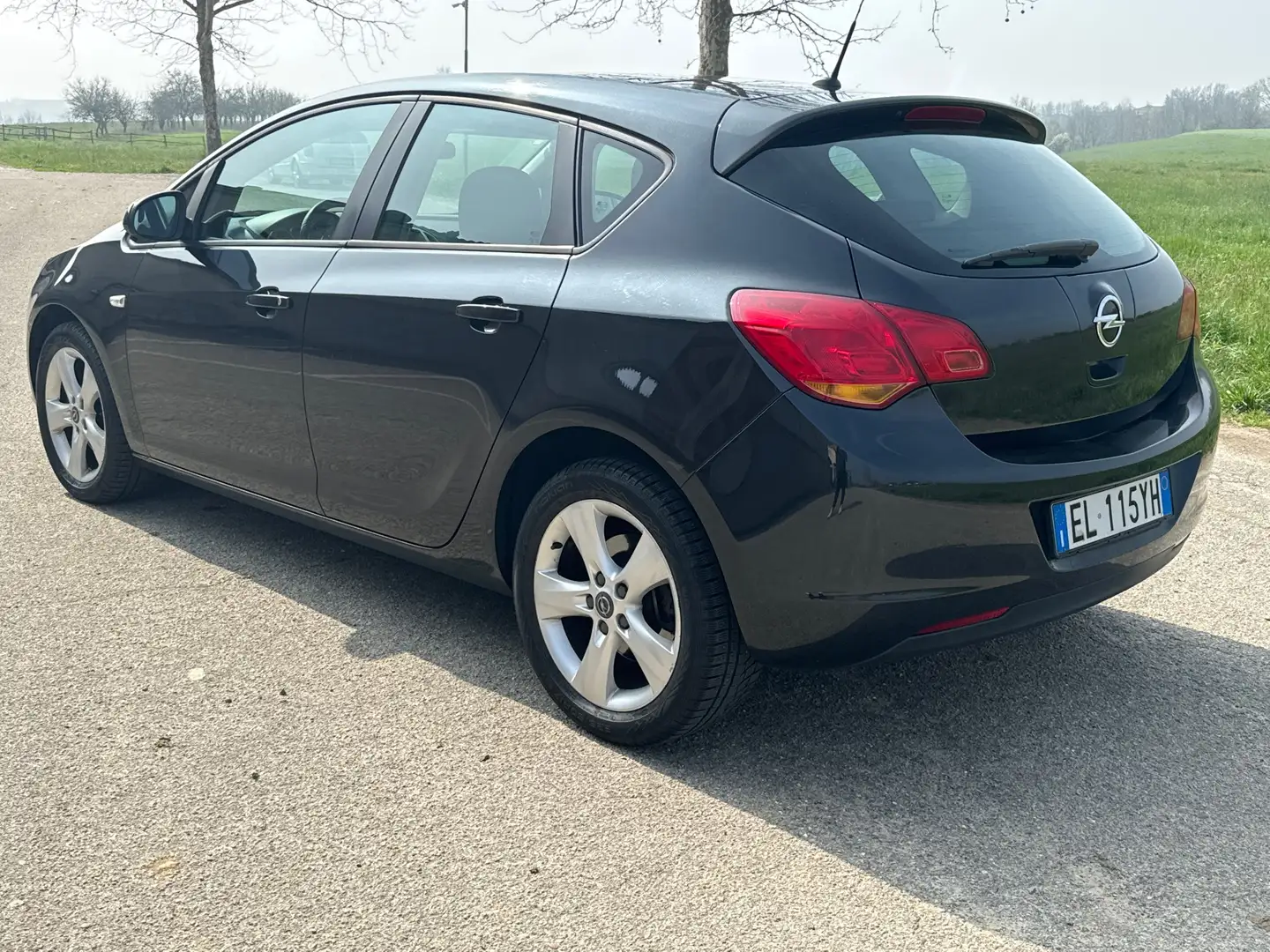 Opel Astra 5p 1.7 cdti Elective 110cv Nero - 2