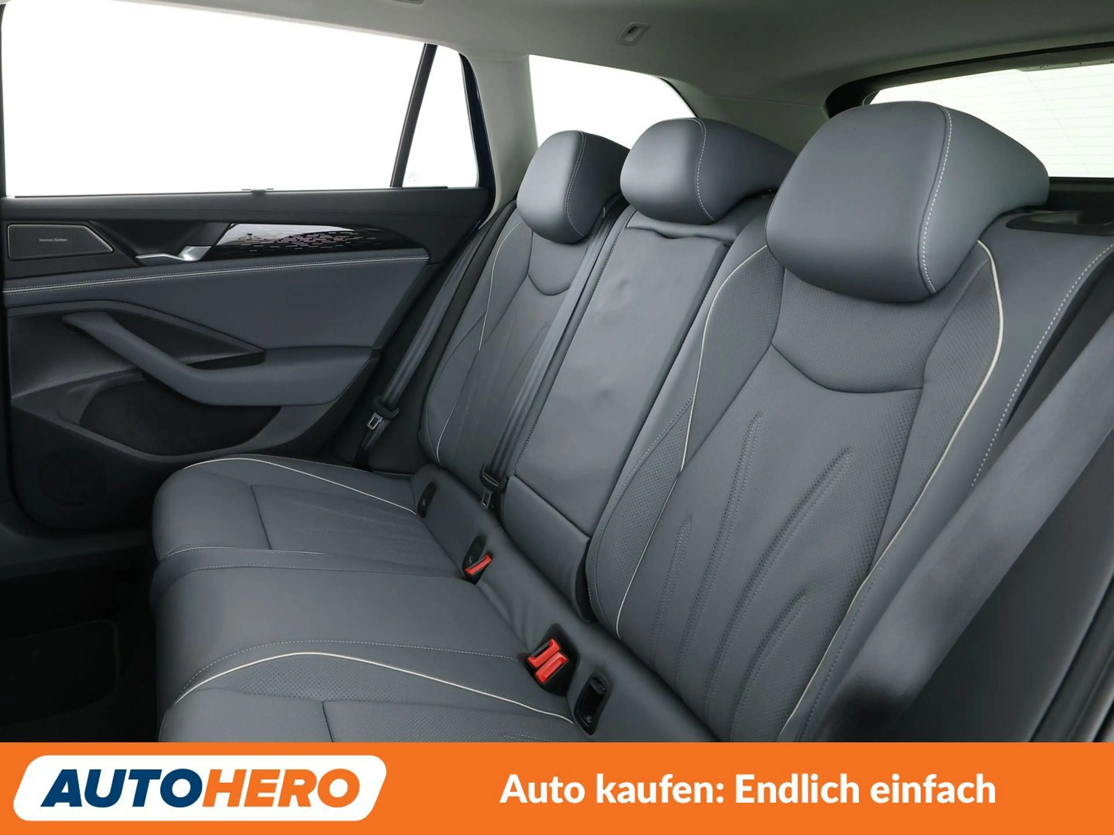 Volkswagen Passat 1.5 TSI eHybrid Elegance Aut.*NAVI*ACC* — photo 14