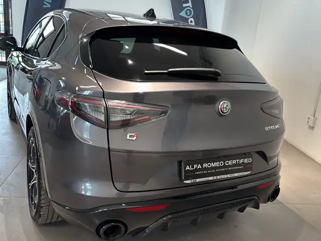 Alfa Romeo Stelvio view 5