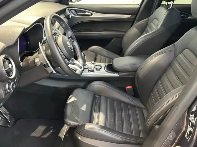 Alfa Romeo Stelvio view 10
