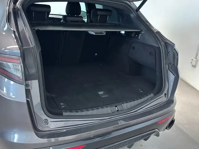 Alfa Romeo Stelvio view 14