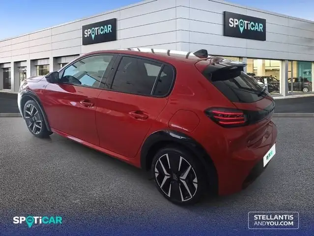 Peugeot 208 view 5