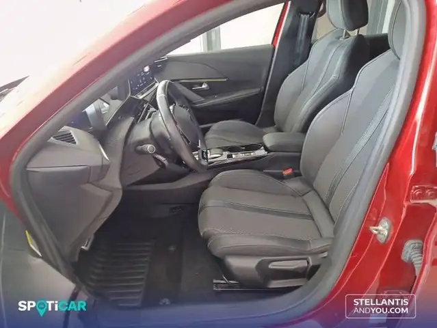 Peugeot 208 view 9