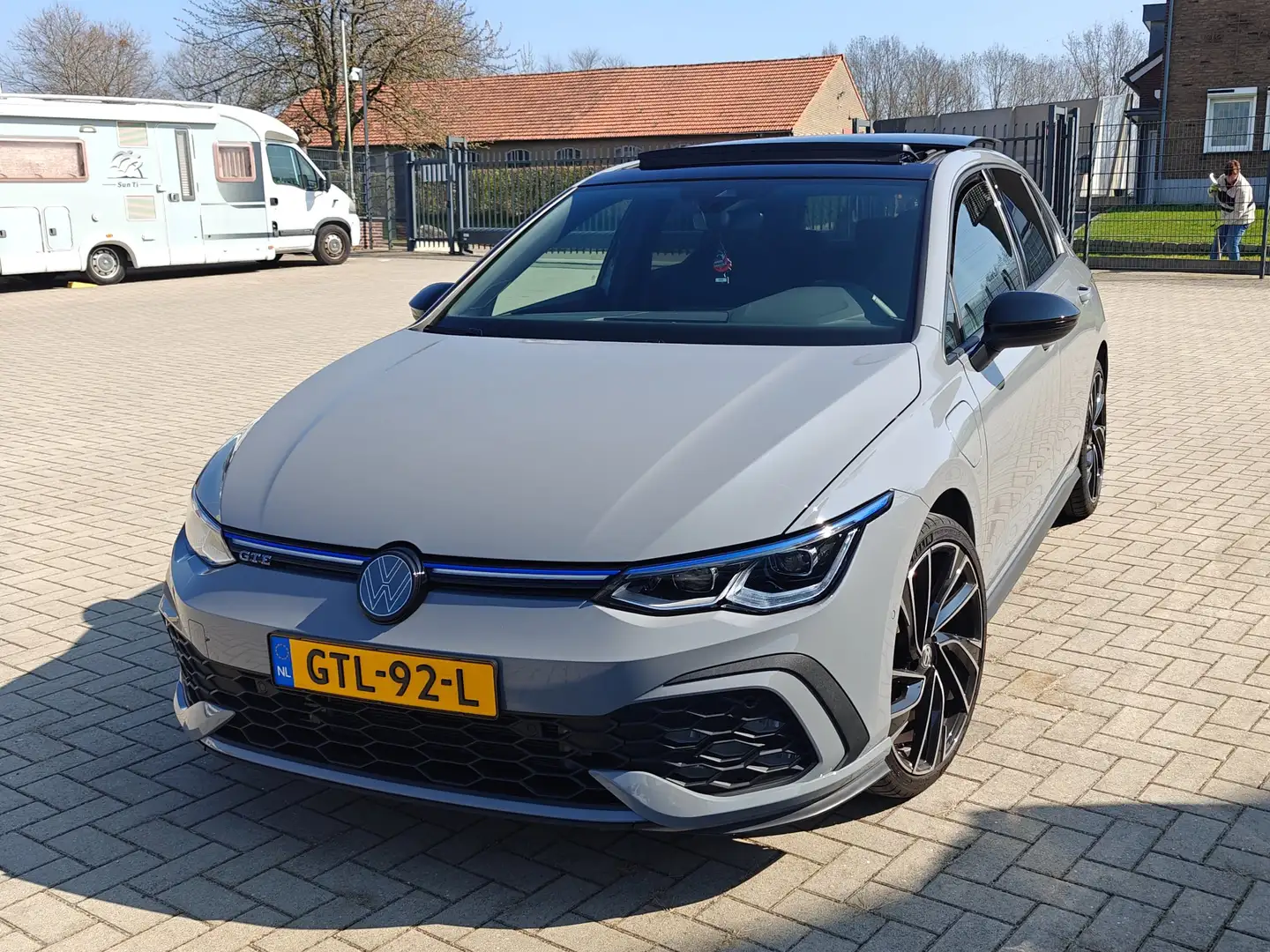 Volkswagen Golf GTE PANO | IQ Lights | Clubsport Grijs - 2