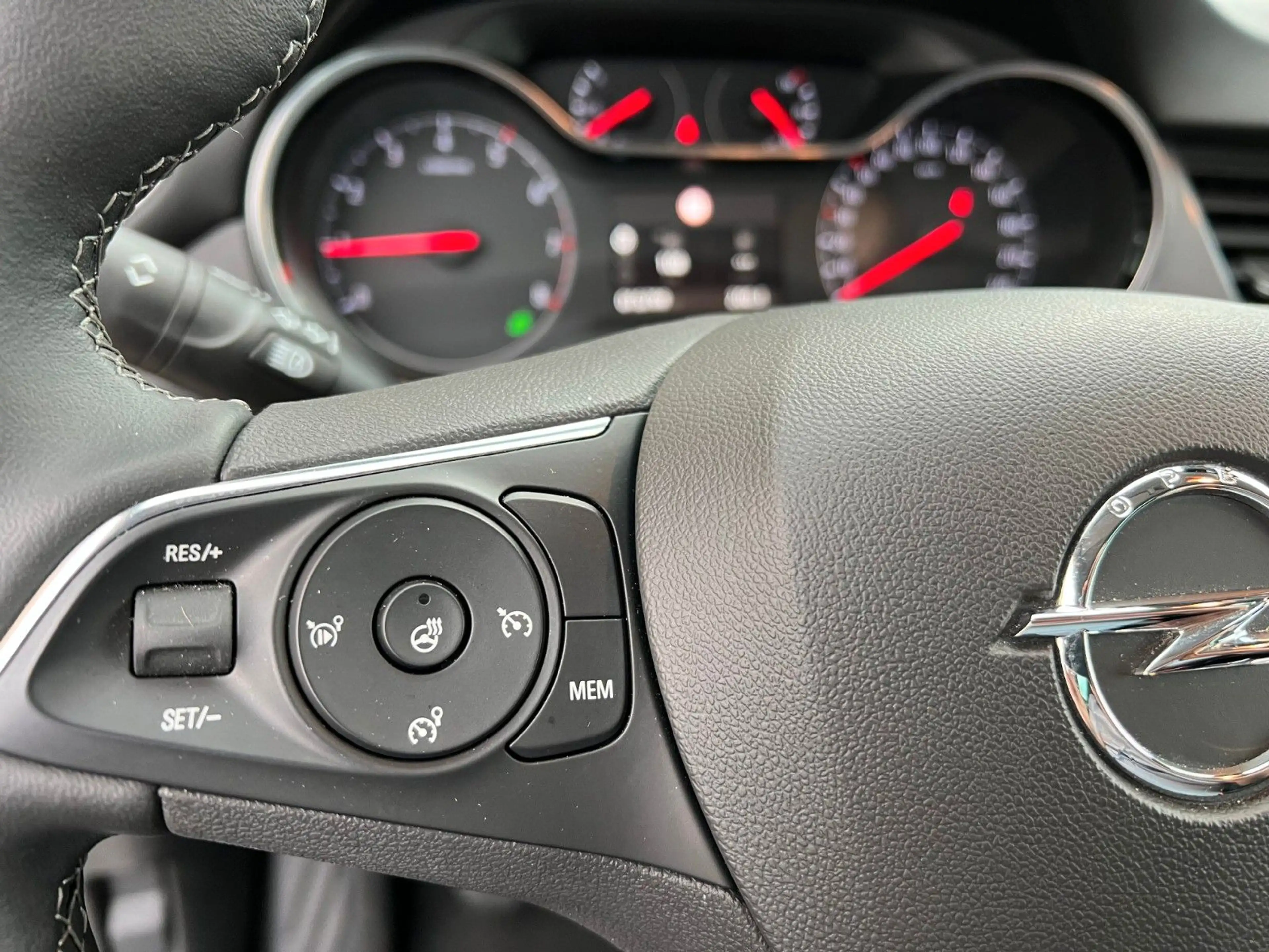 Opel Crossland X Crossland 1.2 DI Turbo 130 Ultimate — photo 12
