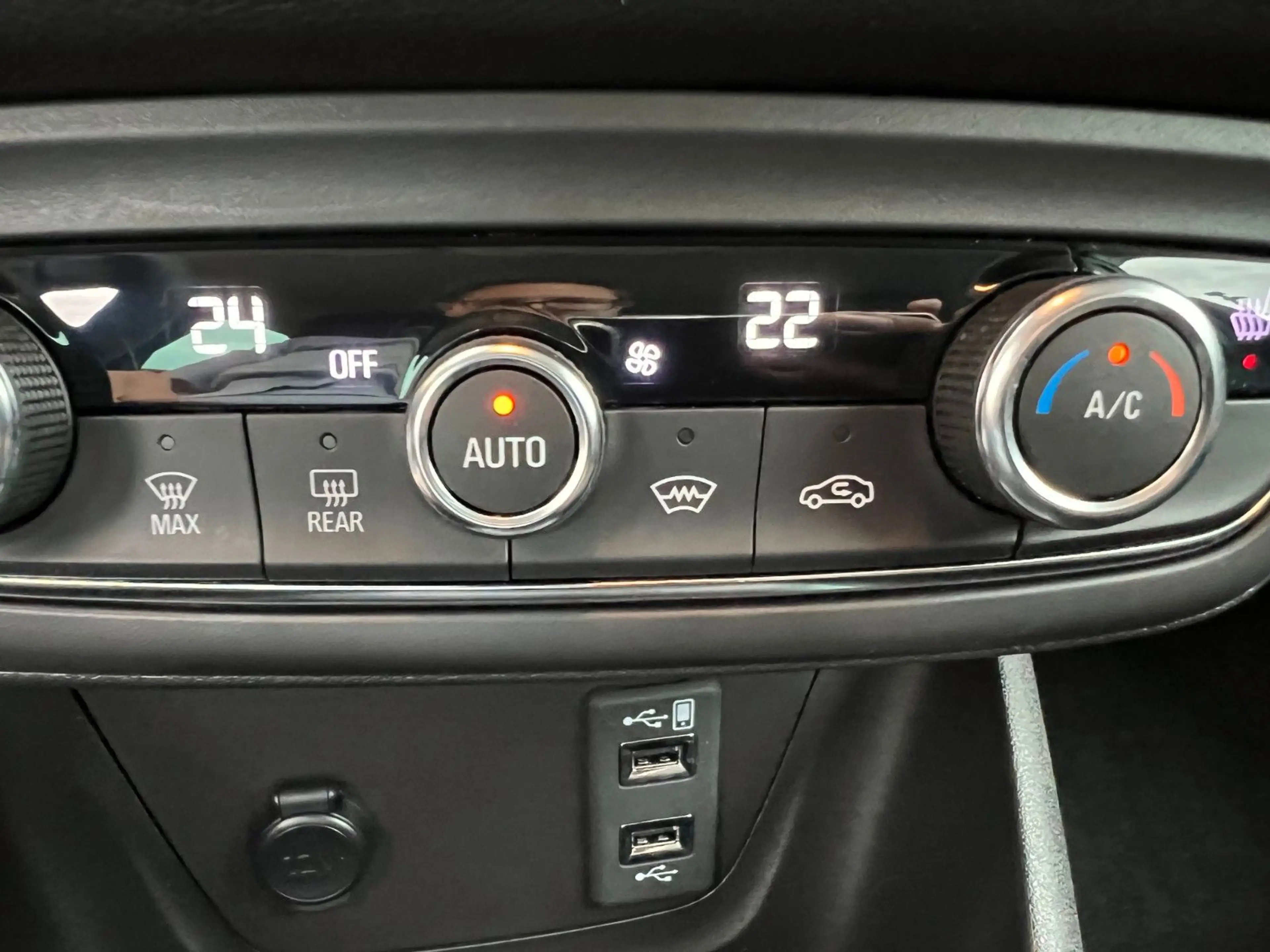 Opel Crossland X Crossland 1.2 DI Turbo 130 Ultimate — photo 15