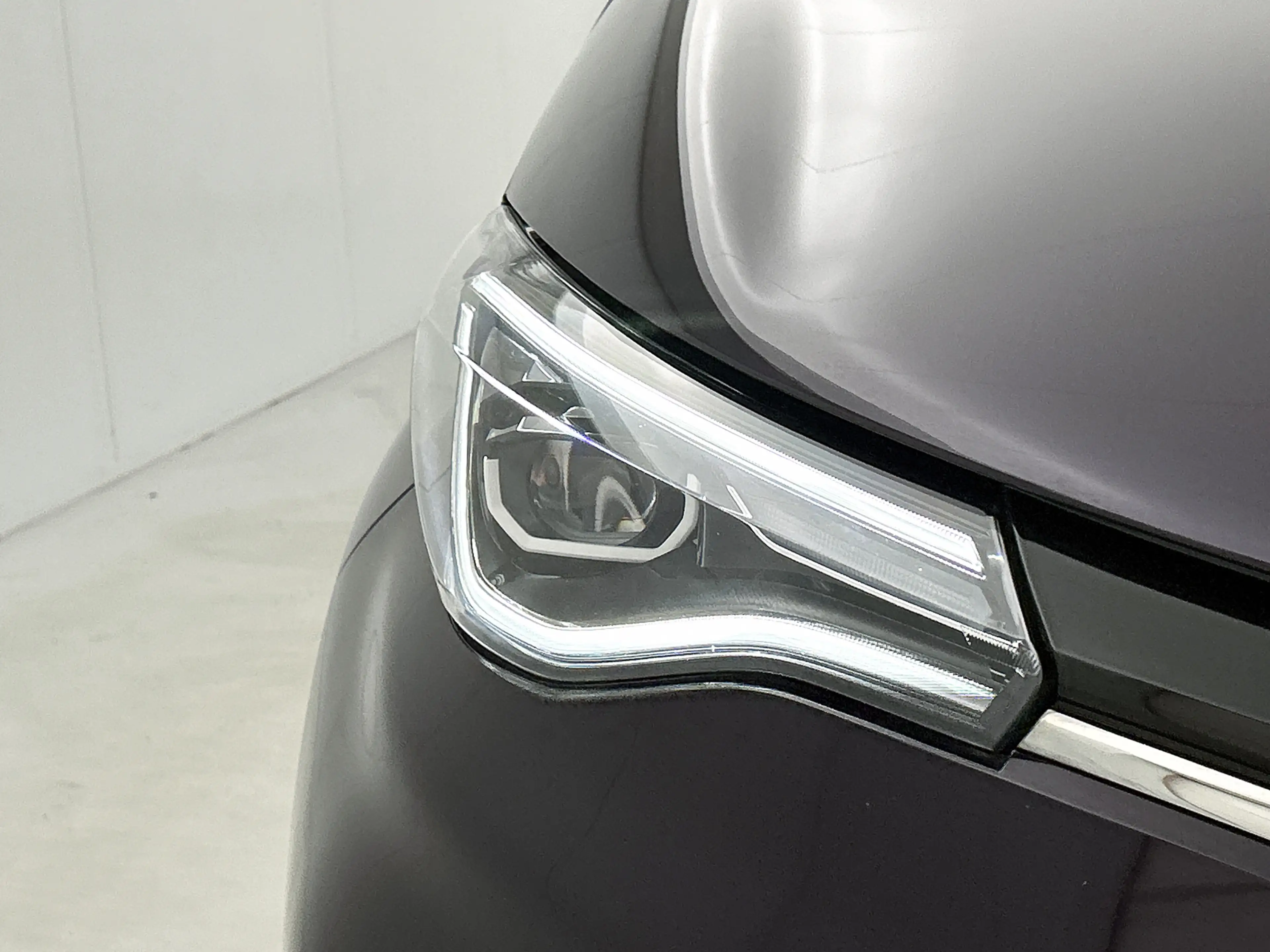 Renault ZOE R135 Iconic 52 kWh Camera, CarPlay, Bose — photo 13