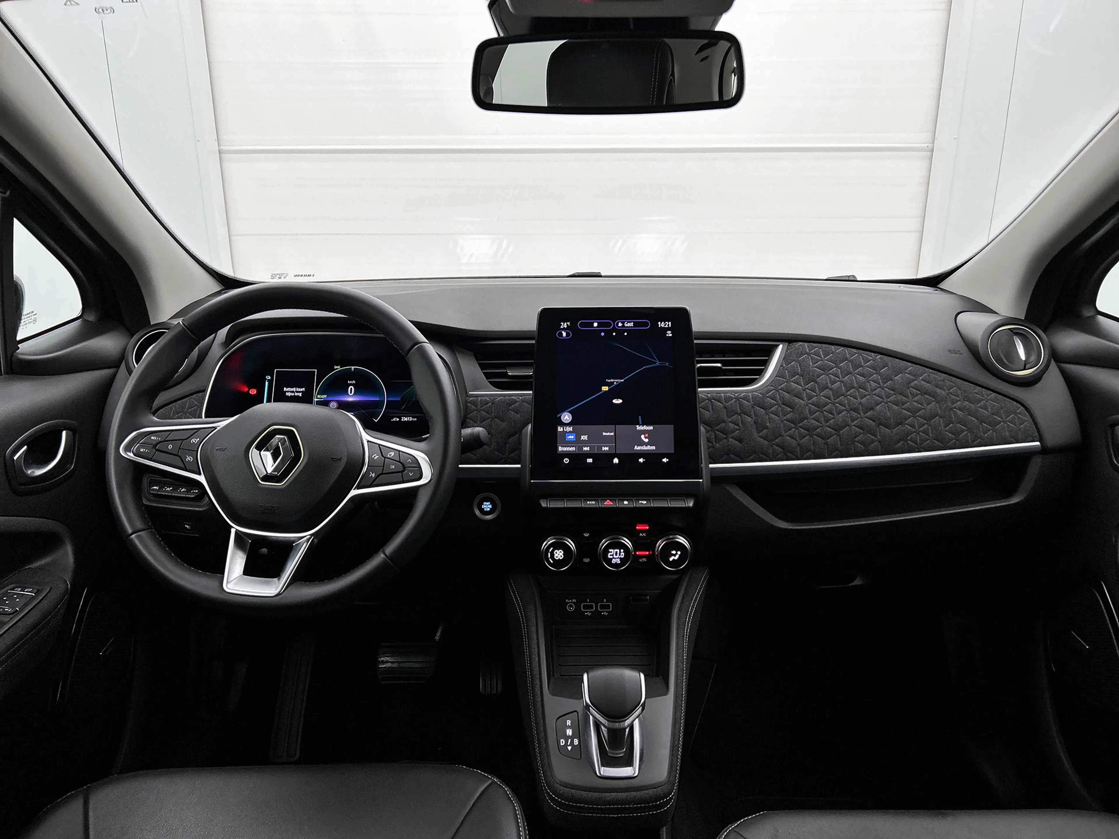 Renault ZOE R135 Iconic 52 kWh Camera, CarPlay, Bose — photo 20