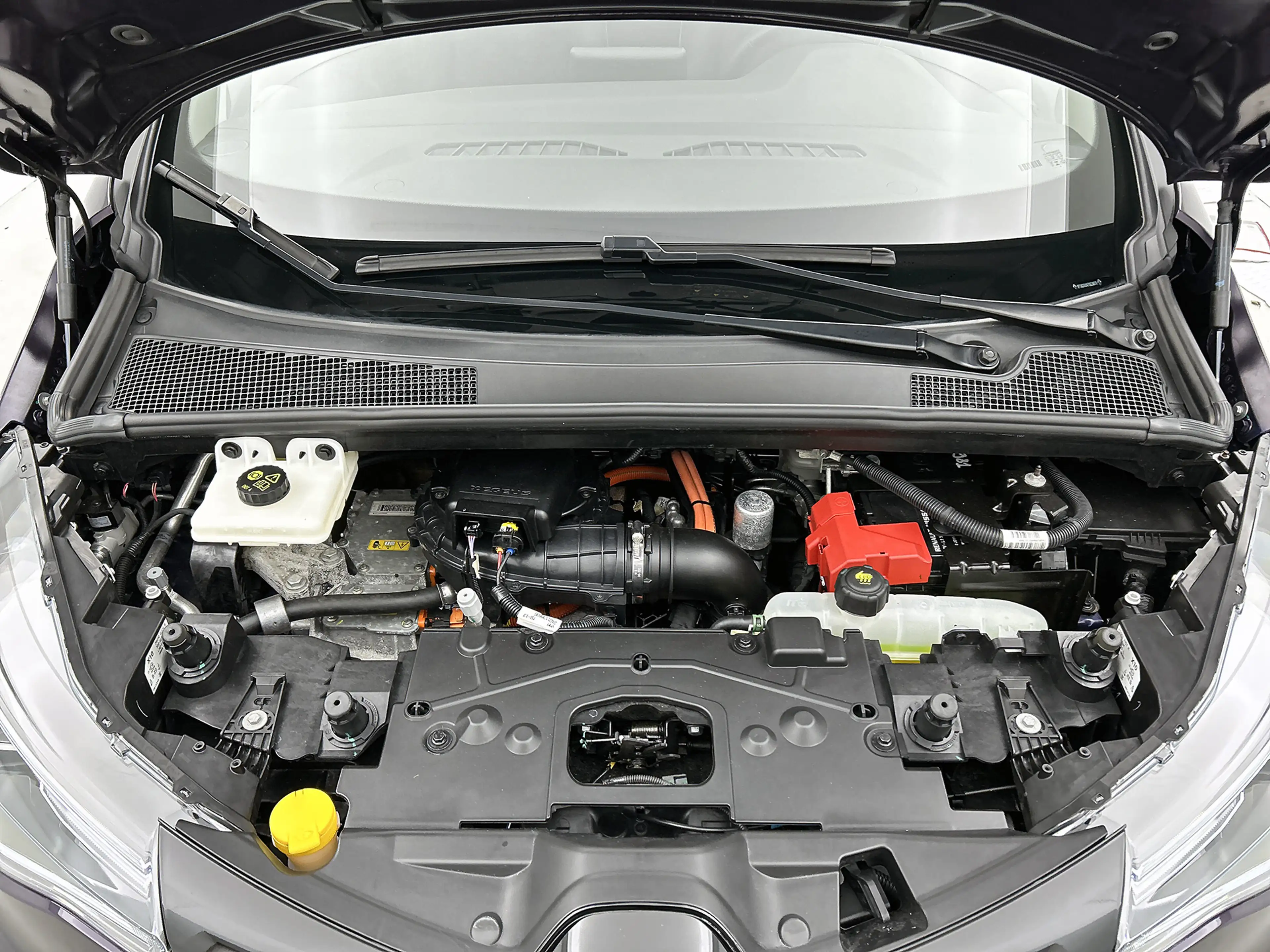 Renault ZOE R135 Iconic 52 kWh Camera, CarPlay, Bose — photo 9