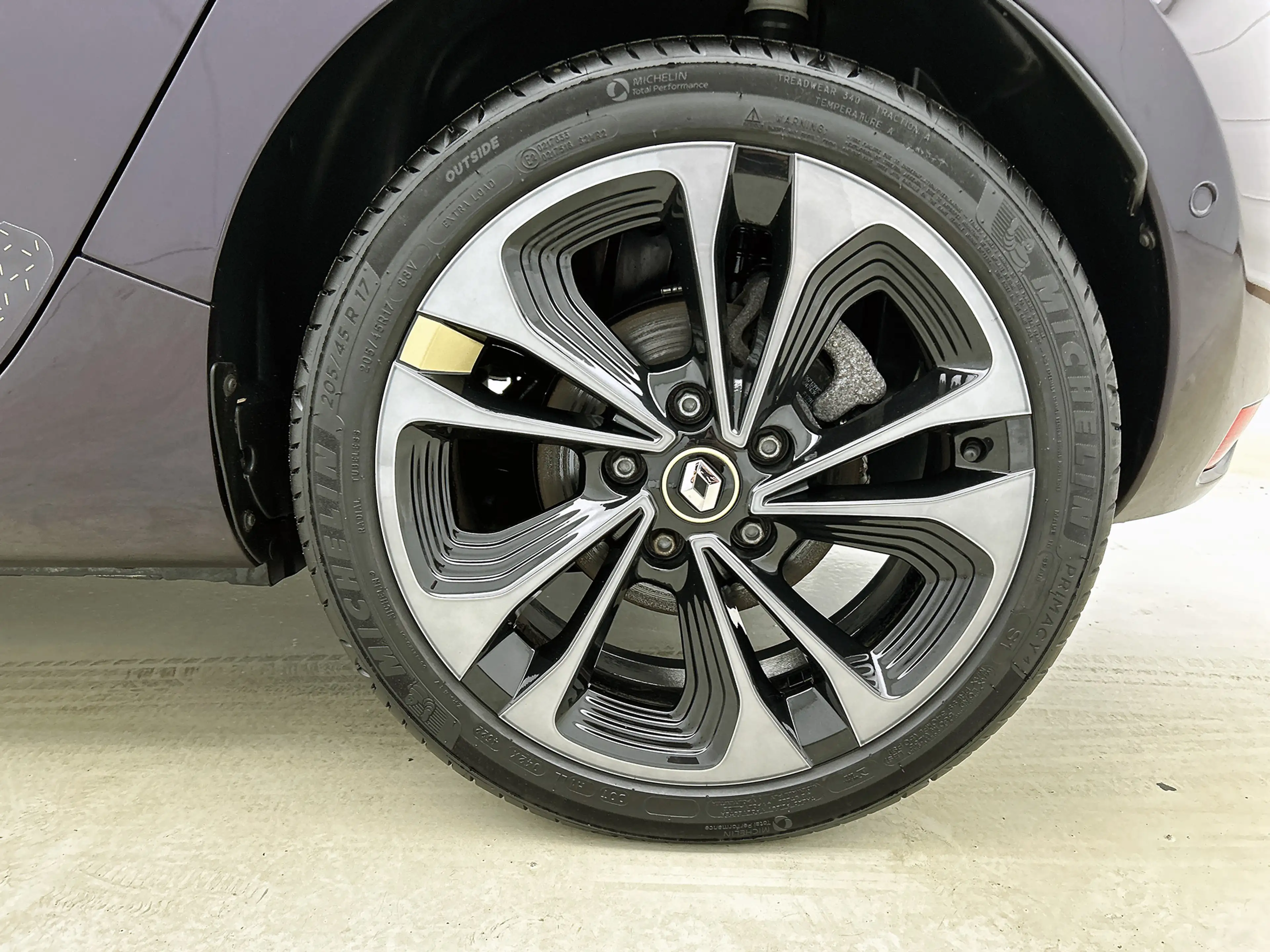Renault ZOE R135 Iconic 52 kWh Camera, CarPlay, Bose — photo 30