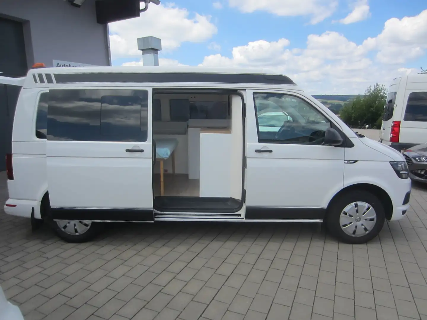 Volkswagen T6 Kombi Mittelhochdach lang, Camping Umbau Weiß - 1
