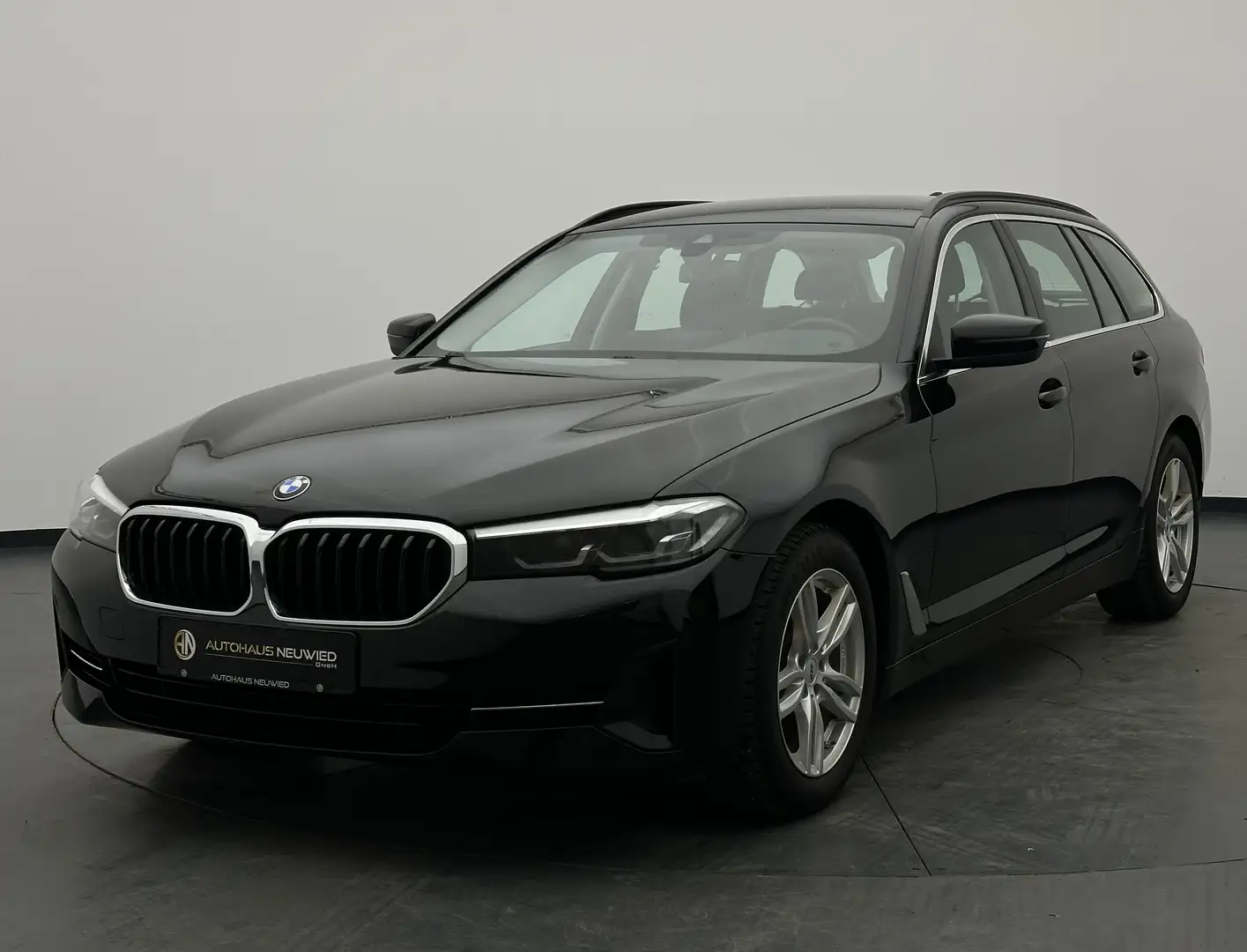 BMW 520 520d Touring Aut. AHK+NAV+D-KEY+SHZ+CAM+LED-SW+ Noir - 2
