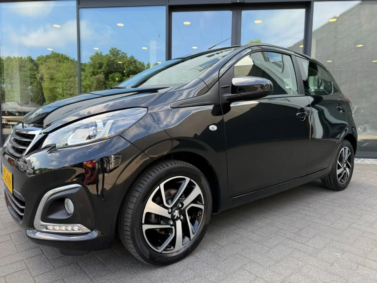 Peugeot 108 1.0 E-VTI Executive,1e Eig,Climate,Camera,Navi,LMV Zwart - 2