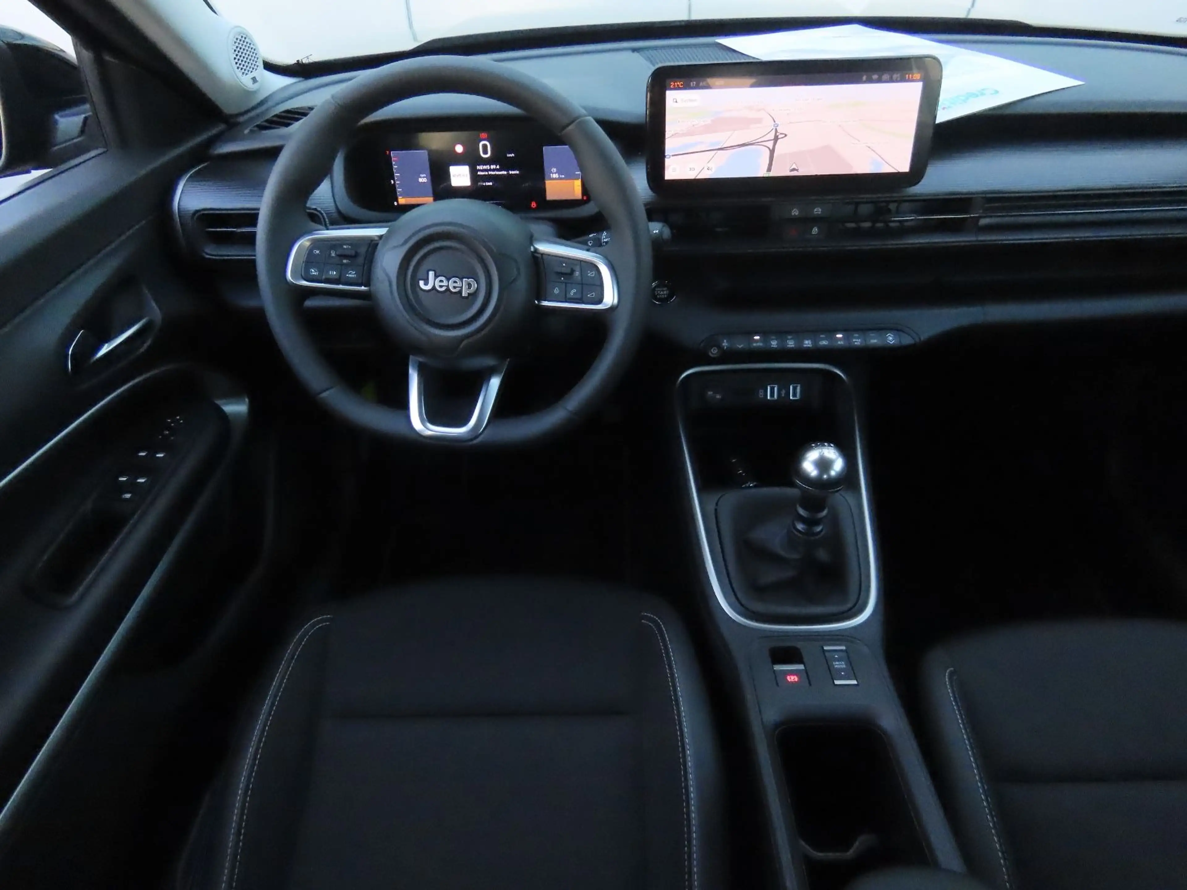 Jeep Avenger 1.2 GSE T3 GDI Klimaauto. Kamera Carplay — photo 15