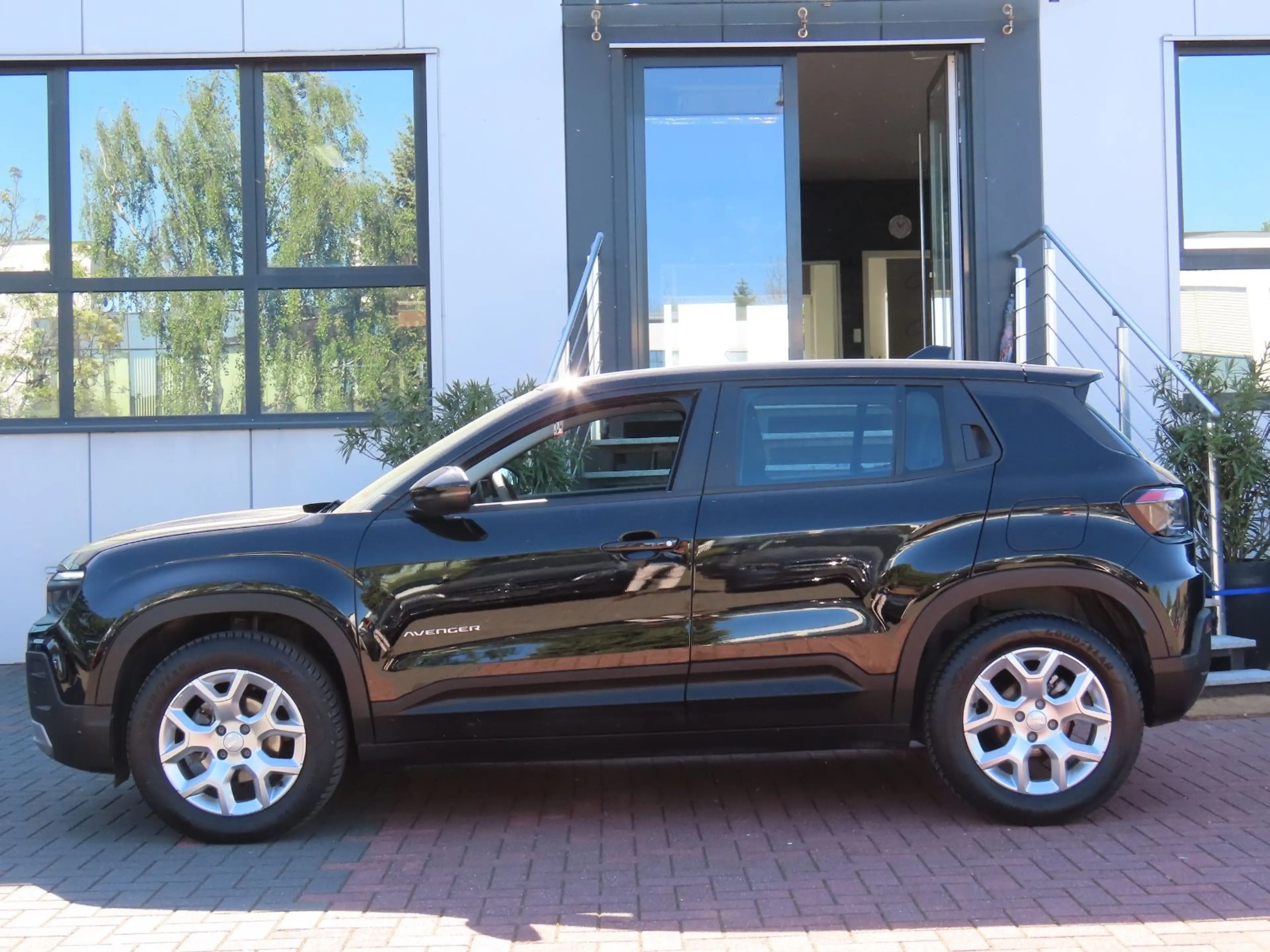 Jeep Avenger 1.2 GSE T3 GDI Klimaauto. Kamera Carplay — photo 12