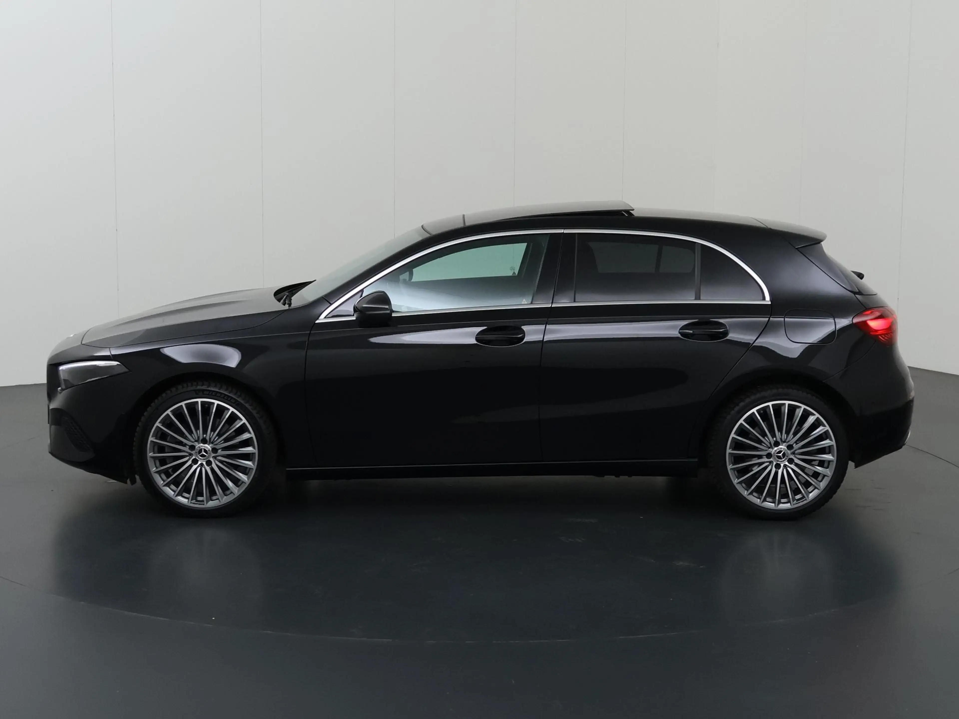 Mercedes-Benz A 250 e Business Line | Panoramadak | Getint glas | Ther — photo 5