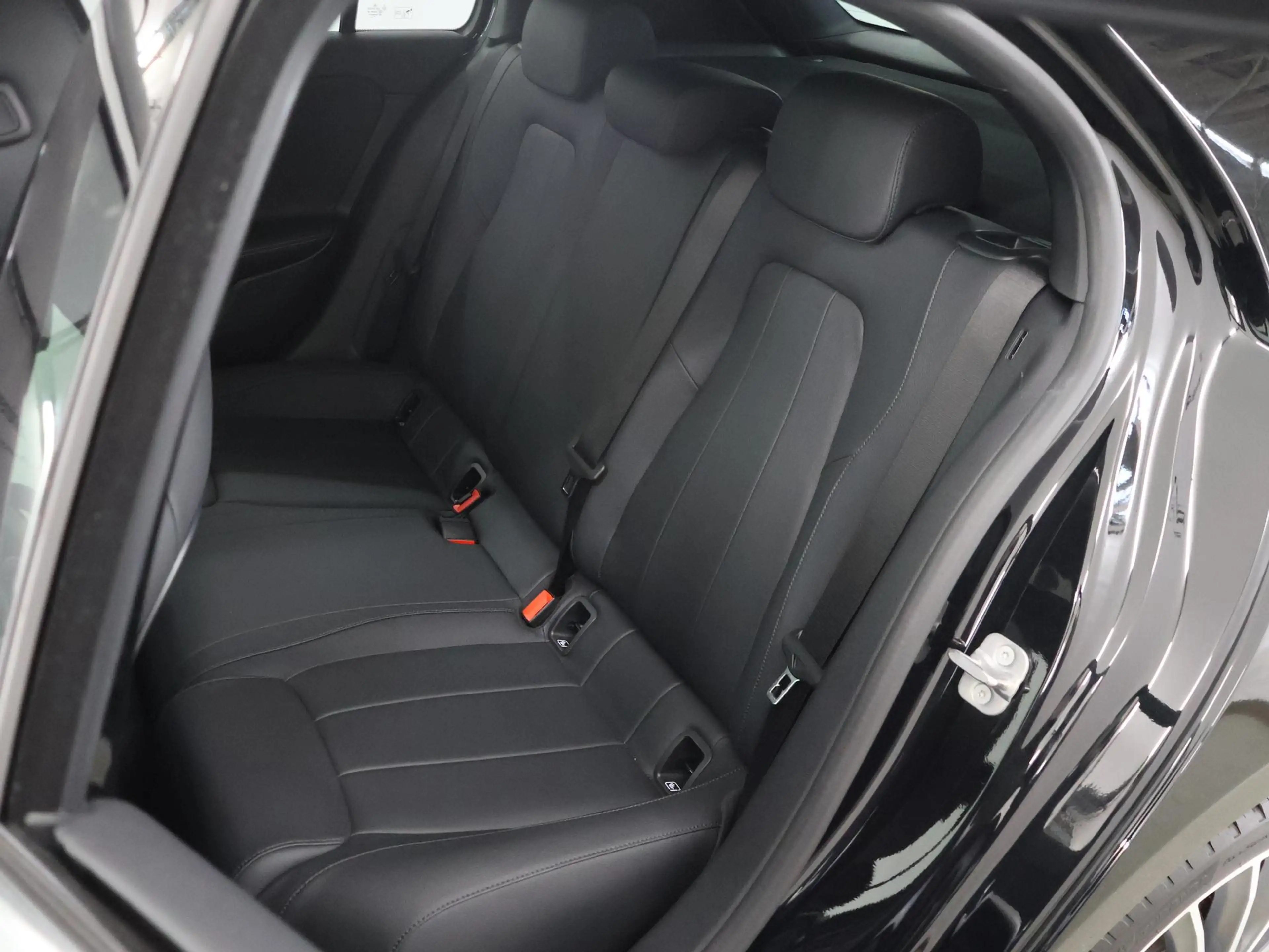 Mercedes-Benz A 250 e Business Line | Panoramadak | Getint glas | Ther — photo 11