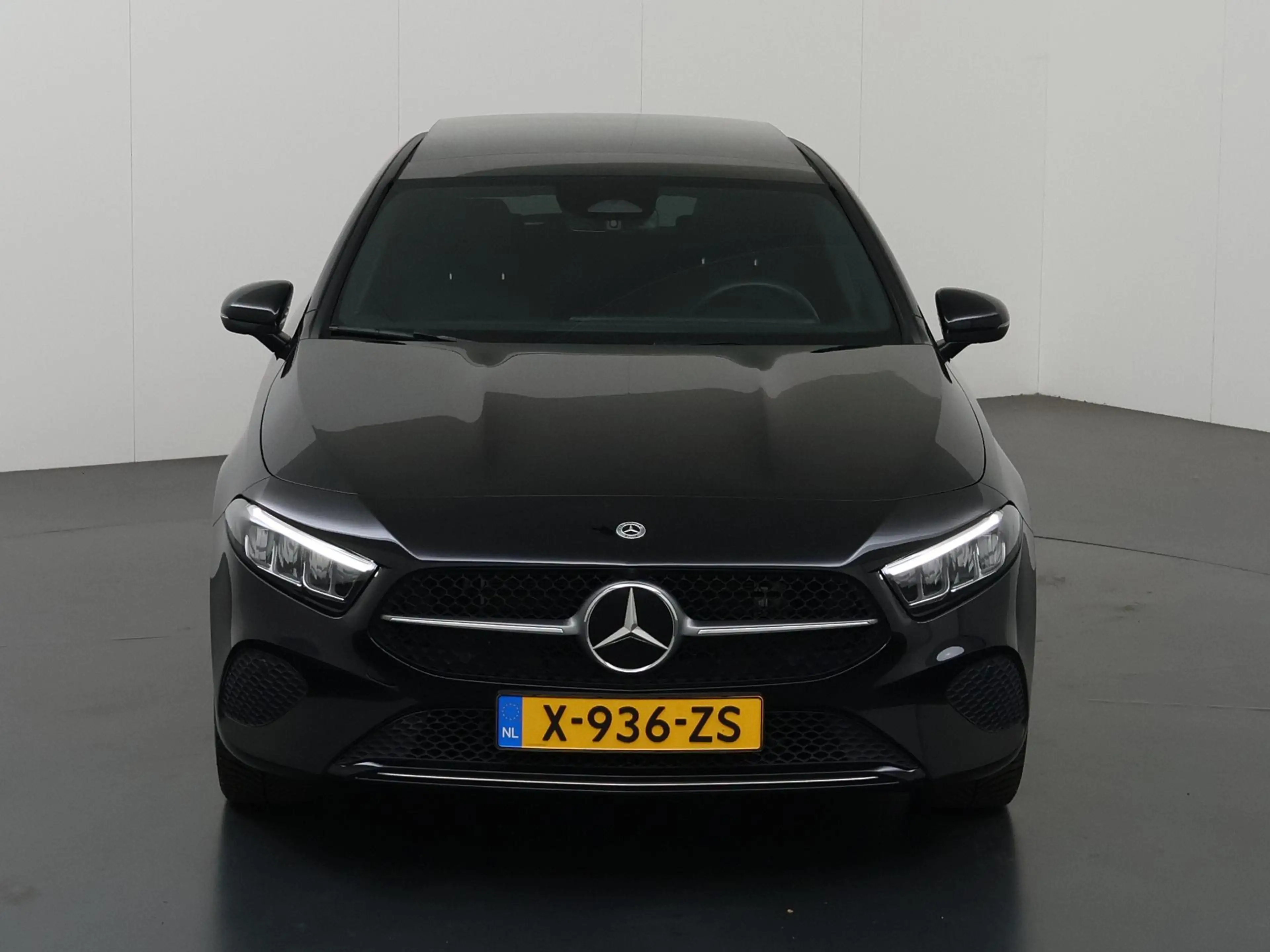 Mercedes-Benz A 250 e Business Line | Panoramadak | Getint glas | Ther — photo 3
