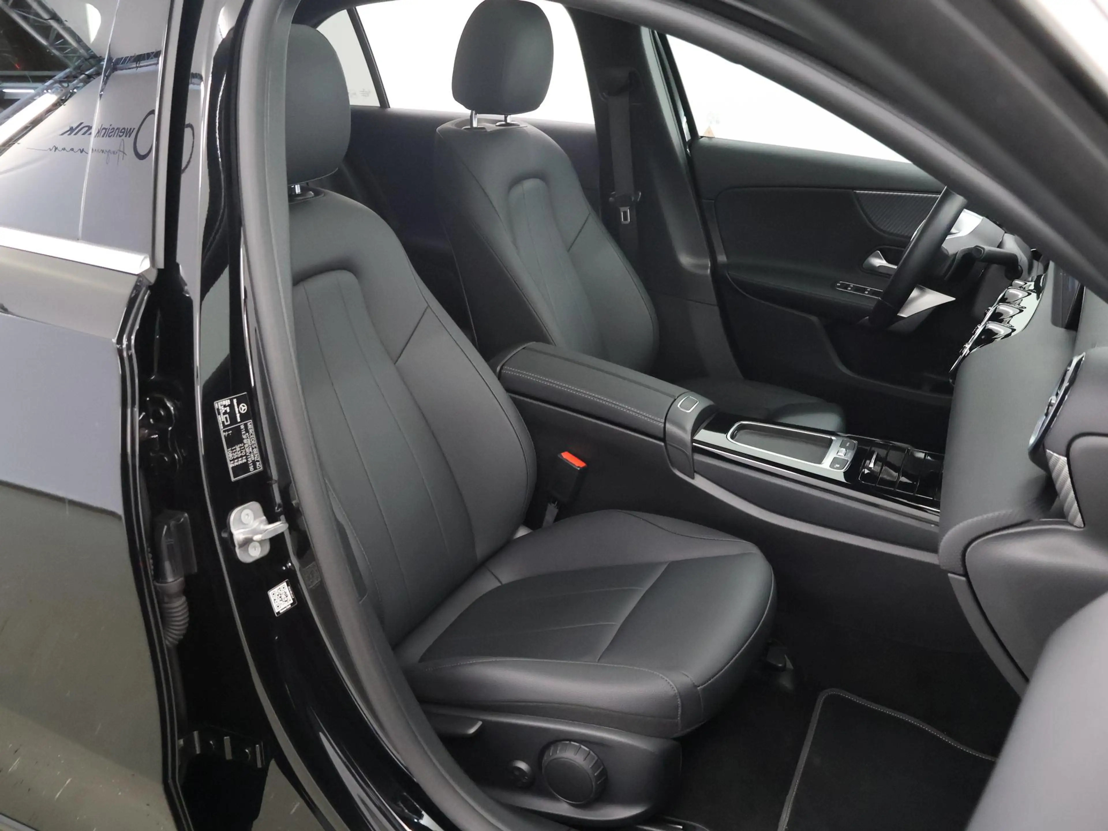 Mercedes-Benz A 250 e Business Line | Panoramadak | Getint glas | Ther — photo 10