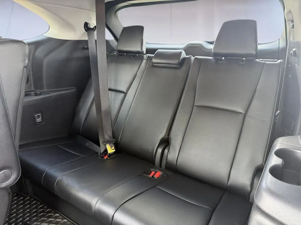 Toyota Highlander снимка Toyota Highlander