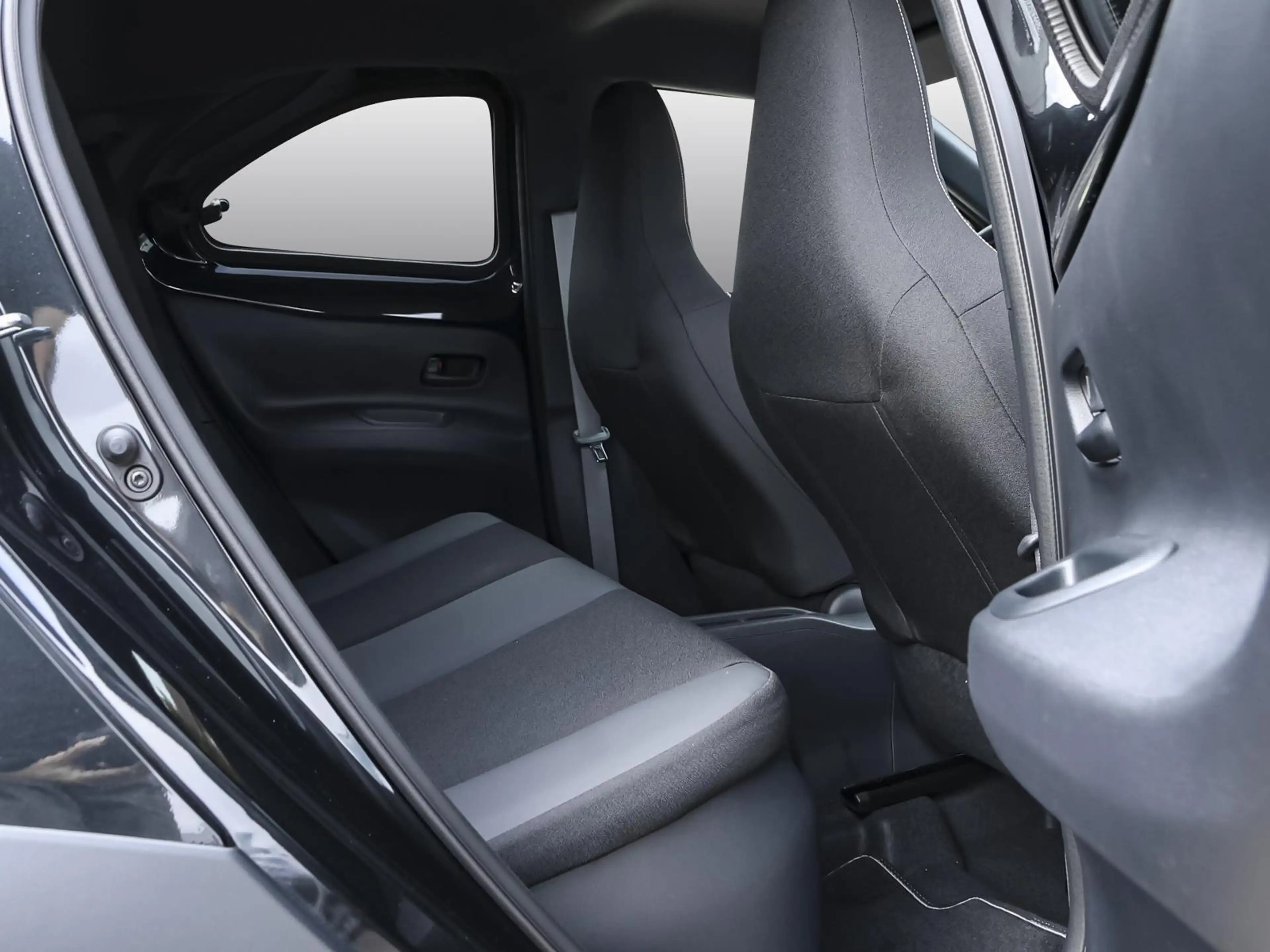 Toyota Aygo X GR SPORT NAVI SHZ PDC KLIMA BT — photo 4
