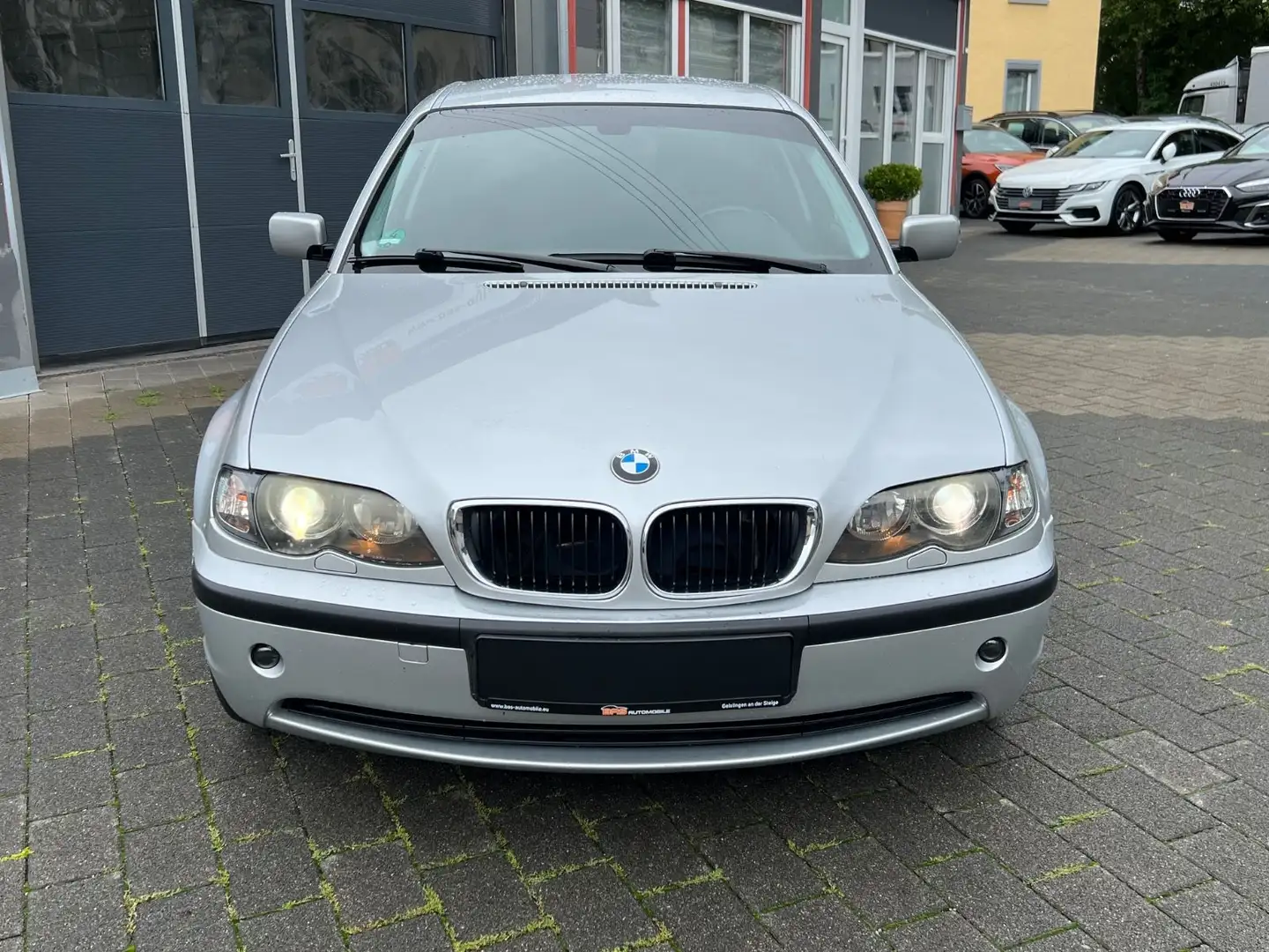 BMW 320 i Lim M Felge*AUTOMATIK*XENON*6 ZYL*LIEBHABER Silber - 2