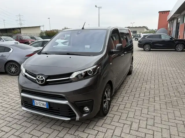 Toyota Proace 2.0 D LUXURY