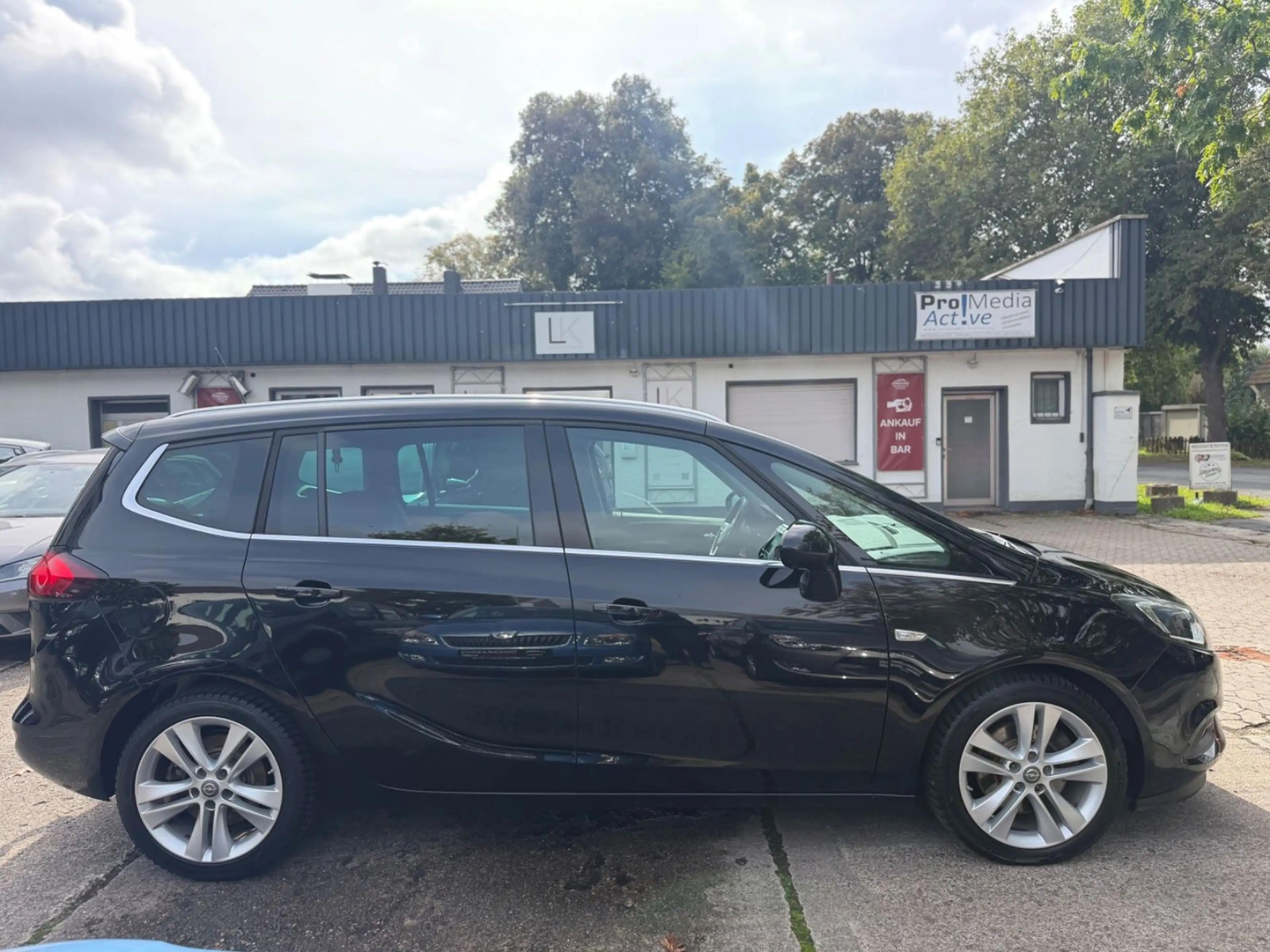 Opel Zafira Tourer ZafiraC*INNOVATION*XENON*KAMERA*AHK*7-SITZER*18" — photo 11