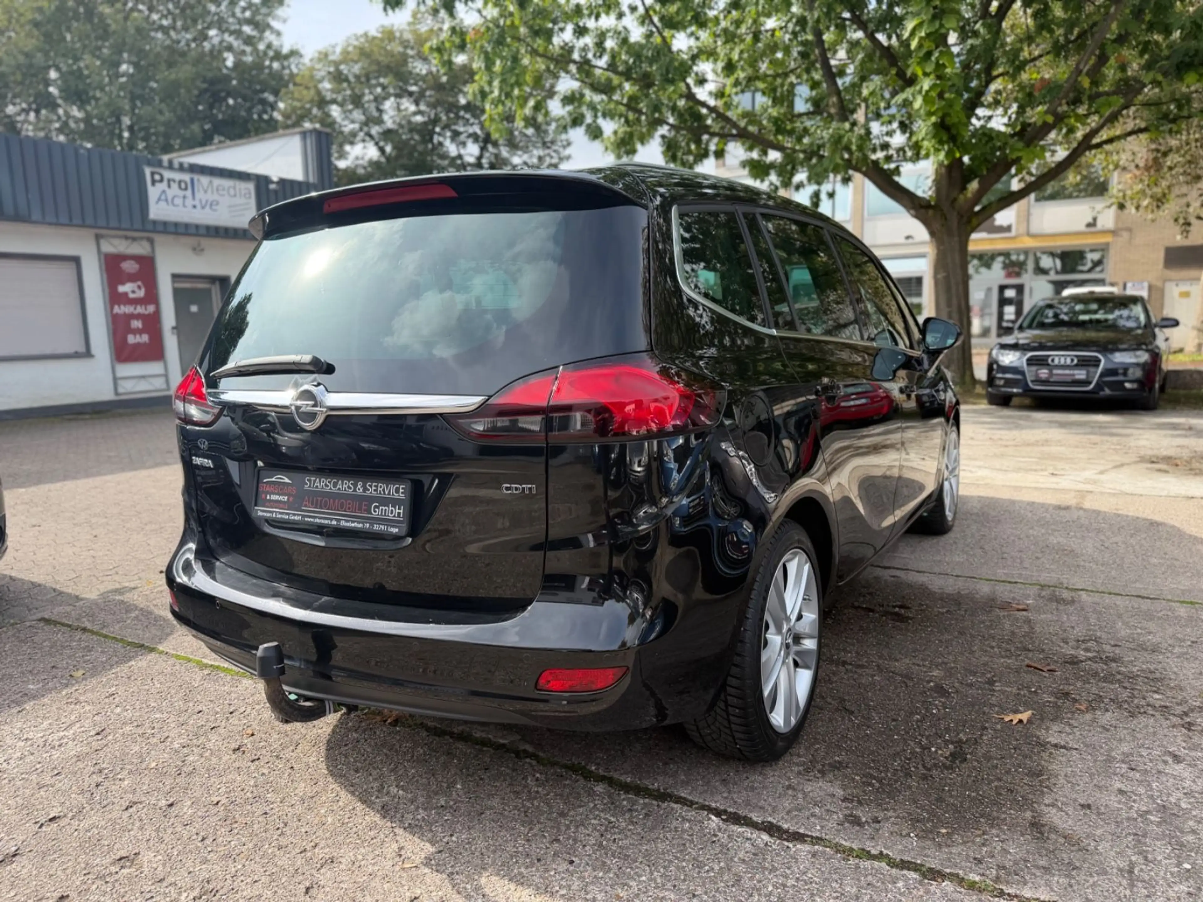 Opel Zafira Tourer ZafiraC*INNOVATION*XENON*KAMERA*AHK*7-SITZER*18" — photo 9