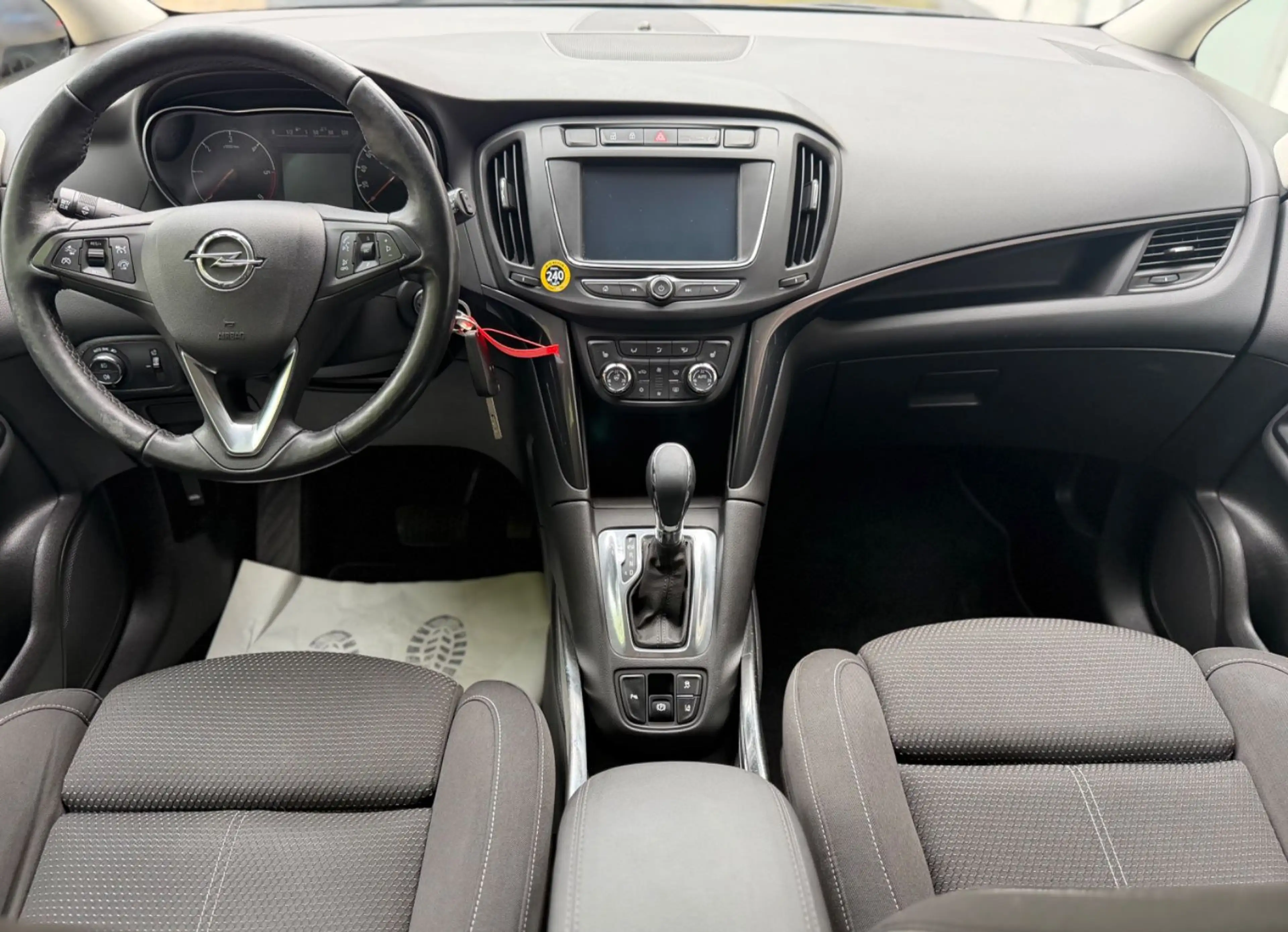 Opel Zafira Tourer ZafiraC*INNOVATION*XENON*KAMERA*AHK*7-SITZER*18" — photo 15
