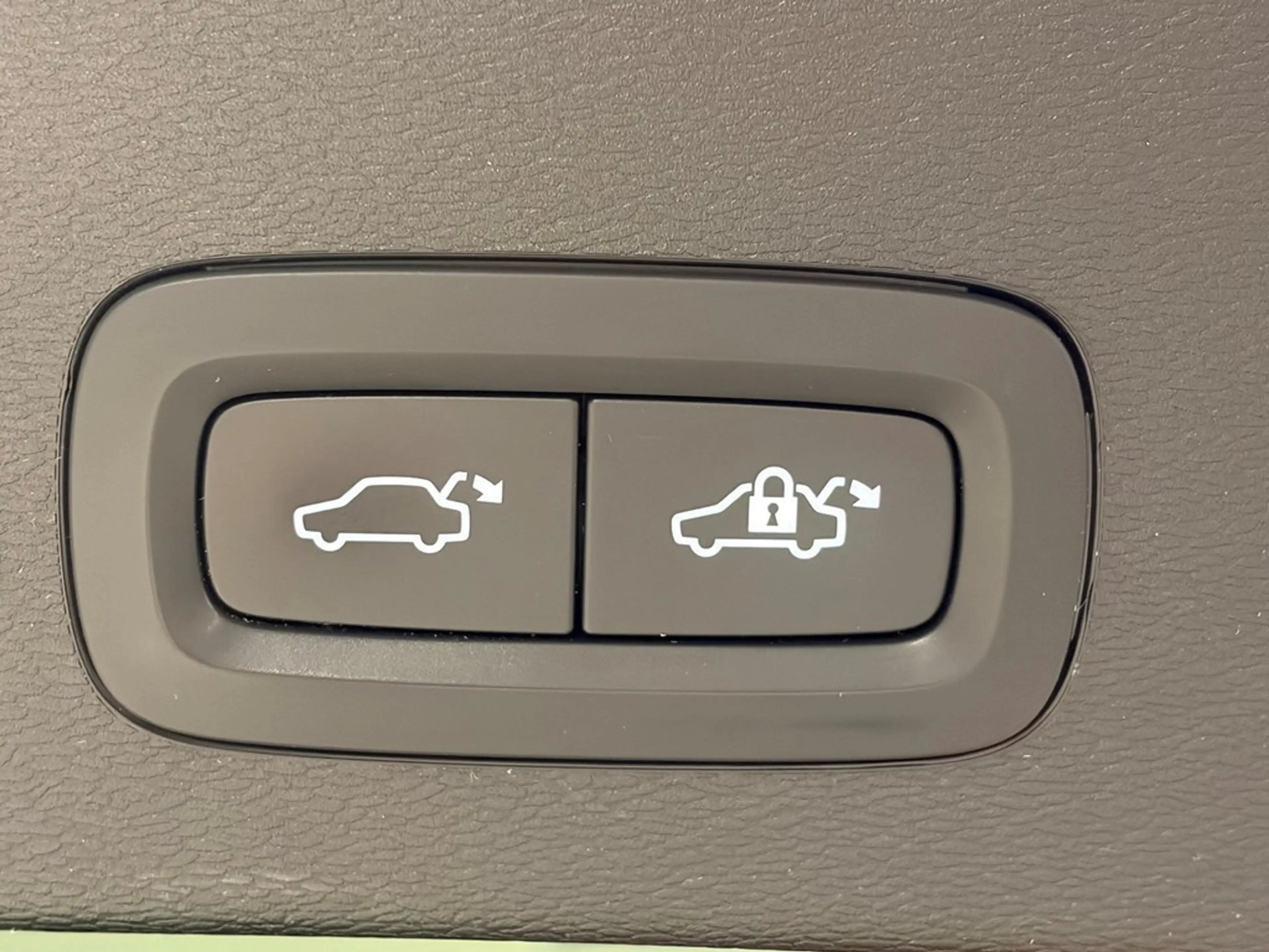 Volvo C40 Recharge Plus Extended Range + electr trekhaak — photo 11