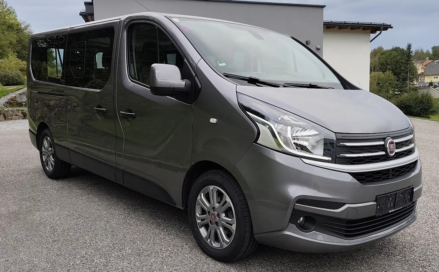 Fiat Talento L2H1 Family Grau - 1