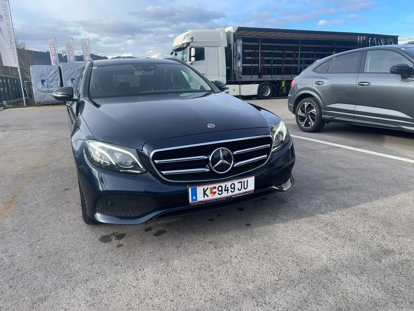 Mercedes-Benz E 220 Avangarde Blau - 1