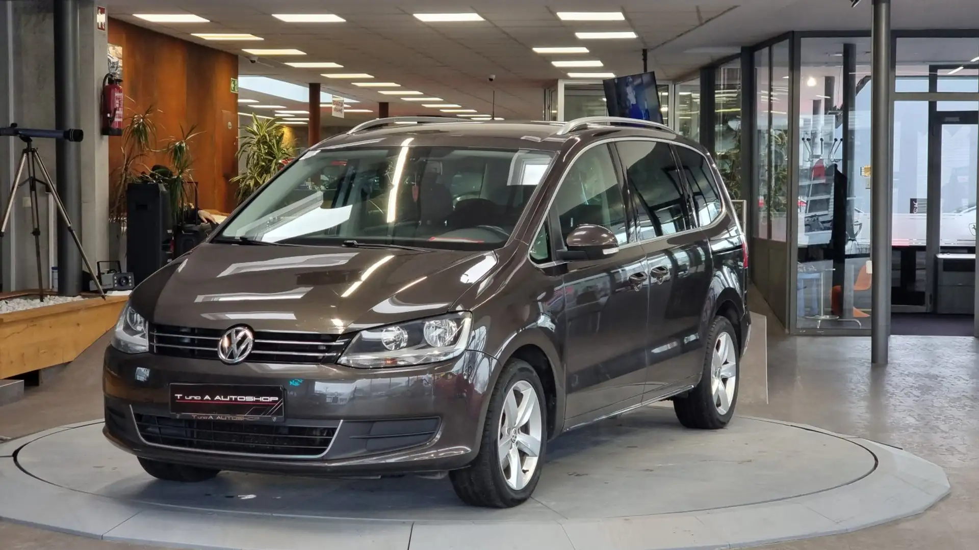 Volkswagen Sharan 2.0 TDI 7-Sitzer DSG *Navi*17Zoll*Elektr. Seitentü Braun - 1
