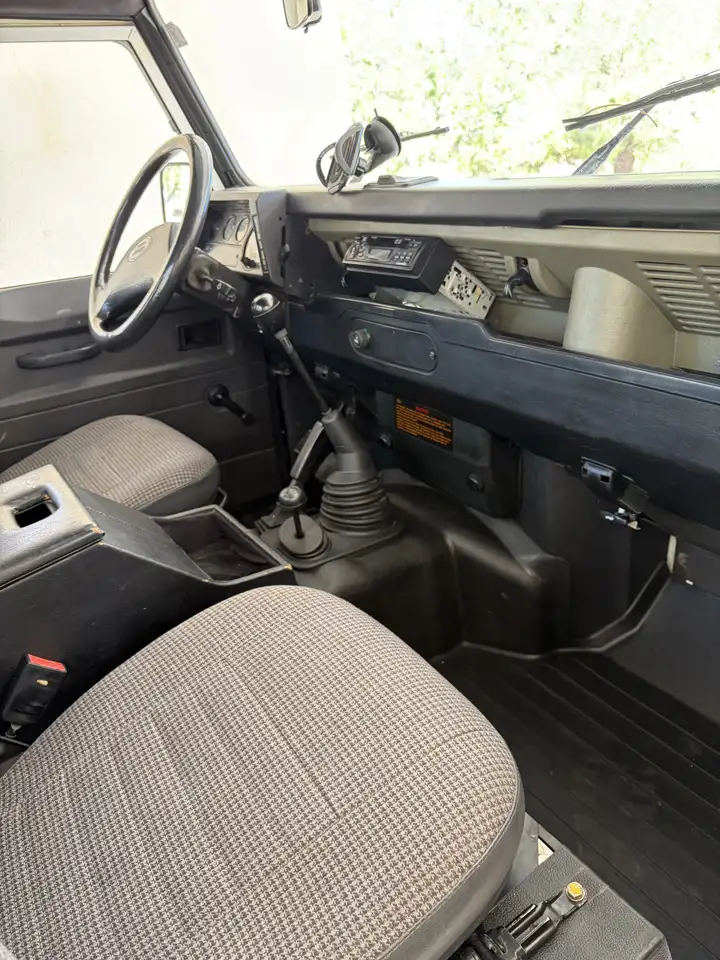Land Rover Defender 2.5 TDi, foto 3
