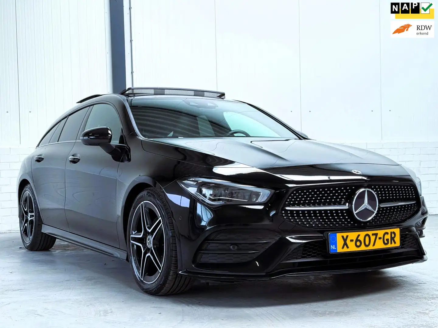 Mercedes-Benz CLA 180 Shooting Brake Business Solution AMG Pano|360 Came Zwart - 1