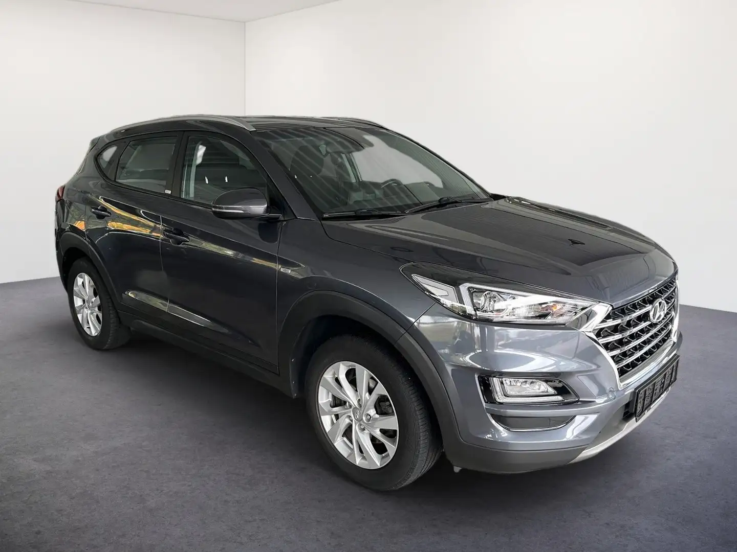 Hyundai TUCSON 1.6 CRDi Trend 2WD/AHK/SHZ/NAVI/ Grau - 2