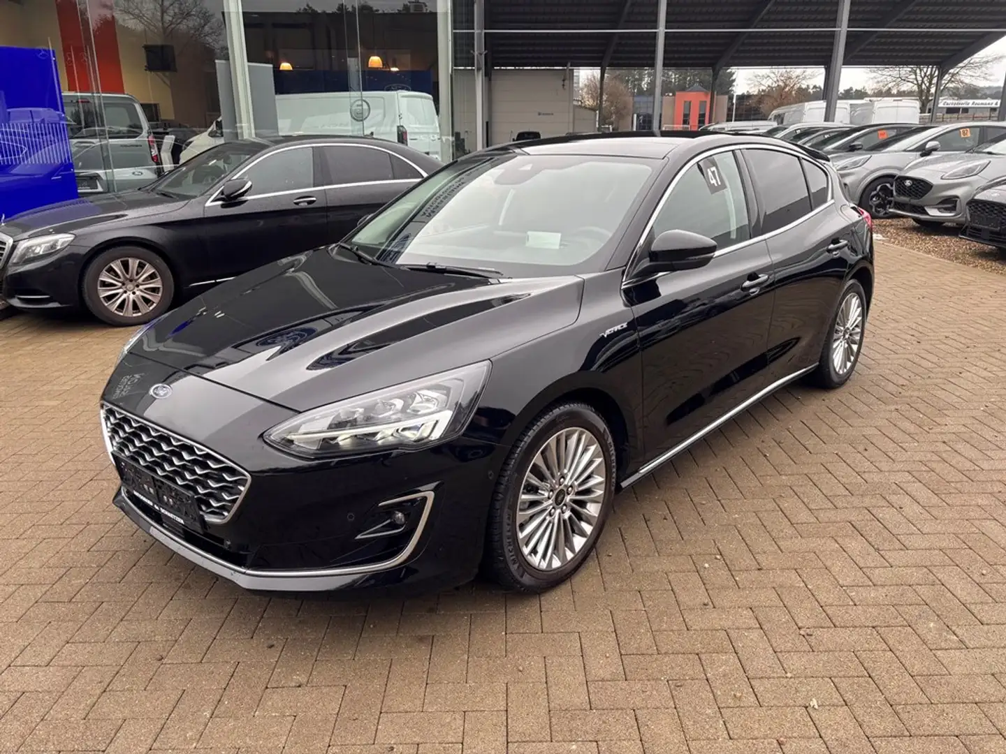 Ford Focus 1.0 Vignale Ecoboost 125pk m6 Noir - 1