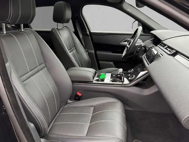 Land Rover Range Rover Velar view 3