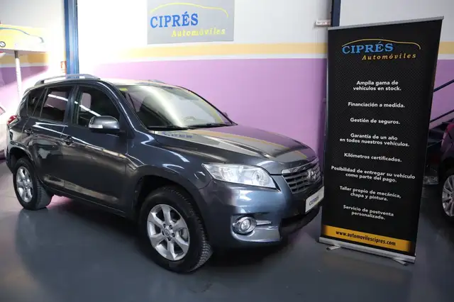 Toyota RAV 4 2.2D-4D Executive 4x4