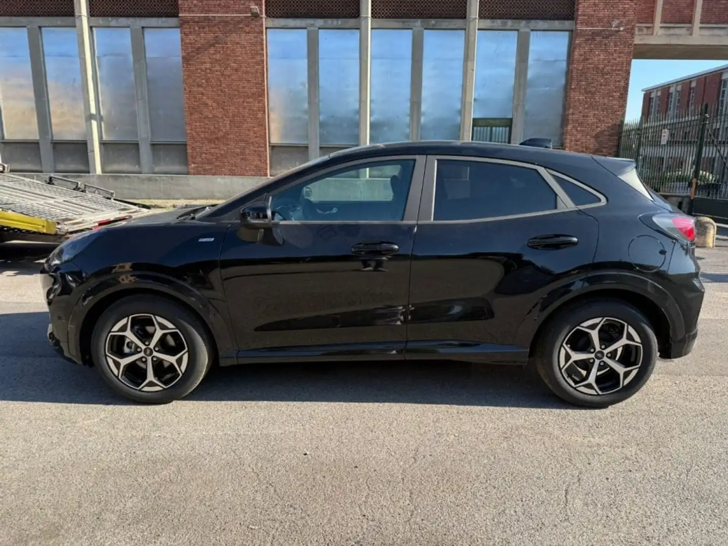 Ford Puma 1.0 EcoBoost Hybrid 125 CV S&S aut. ST-Line Nero - 2