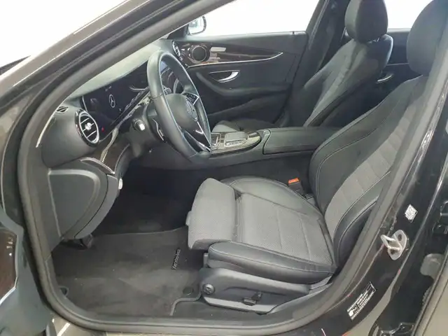 Mercedes-Benz E-Class view 8