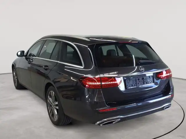 Mercedes-Benz E-Class view 5