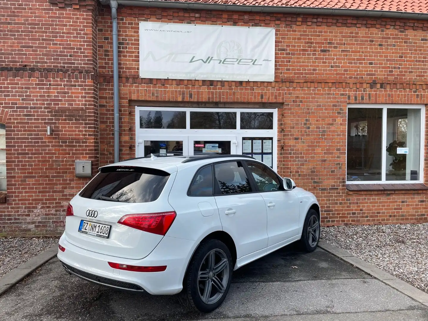 Audi Q5 2.0 TDI quattro 3xSLine+ACC+AHK+Black Paket!! Weiß - 2