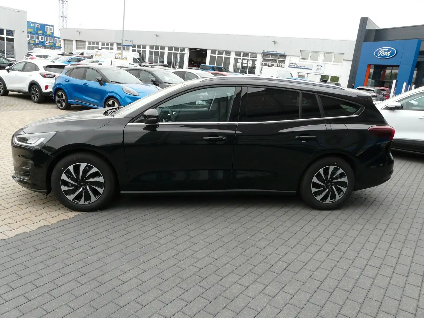 Ford Focus Turnier Titanium Edition *Automatik* Noir - 2
